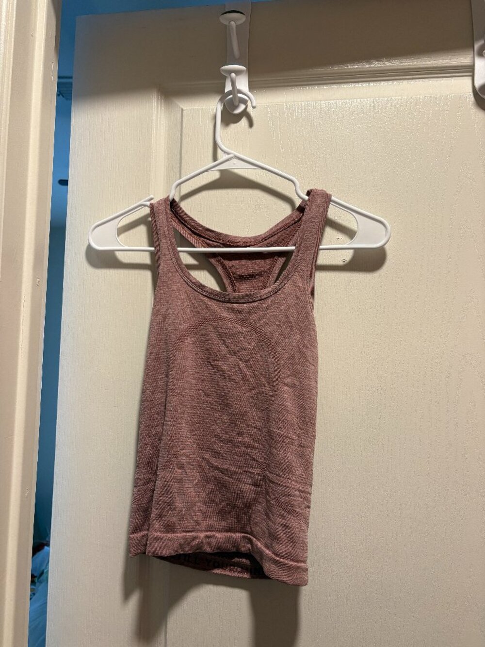 OFF RED LULU LEMON SIZE 4 SWIFTLY TECH TANK